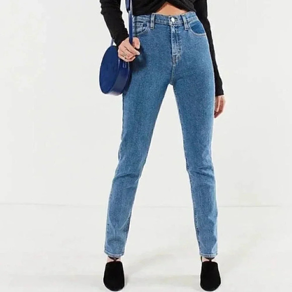 Urban Outfitters BDG 90’s High Waisted Girlfriend Jeans - Denim Wash 30x26 - Picture 1 of 8